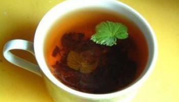 Чай с листьями малины и смородины